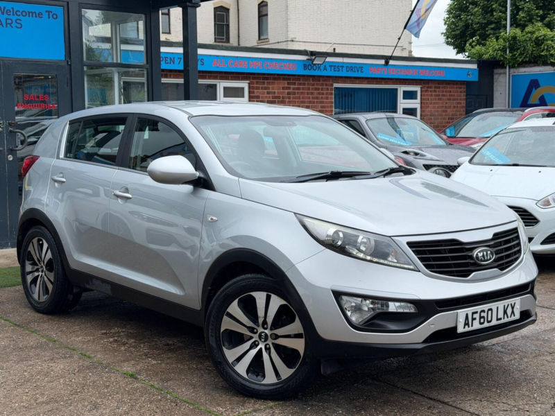 2010 Kia Sportage 1.7 Crdi Ecodynamics 1 2WD Euro 5 (s/s) 5dr in Silver — image 1