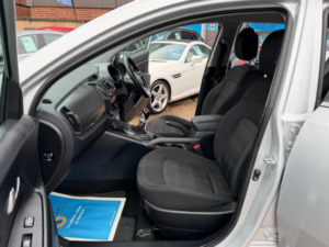 2010 Kia Sportage 1.7 Crdi Ecodynamics 1 2WD Euro 5 (s/s) 5dr in Silver — image 4
