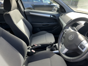 2009 Vauxhall Astra 1.6 I Active Plus in Silver — image 3