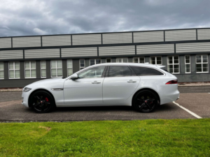 2018 Jaguar Xf 2.0 Xf Portfolio D AWD Auto 4WD 5dr in White — image 2