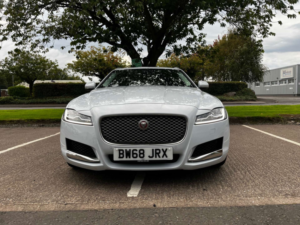 2018 Jaguar Xf 2.0 Xf Portfolio D AWD Auto 4WD 5dr in White — image 4