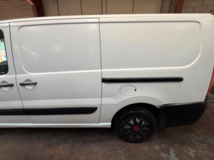 2011 Citroen Dispatch 2.0 1200 Vhdi Lx L2 H1 5dr in White — image 5