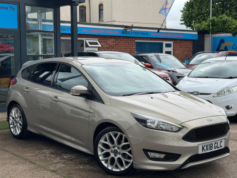 2018 Ford Focus 1.0t Ecoboost St-Line Euro 6 (s/s) 5dr in Silver — image 1