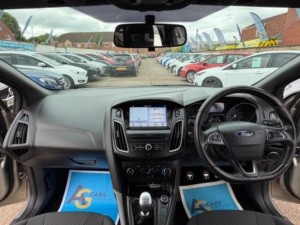 2018 Ford Focus 1.0t Ecoboost St-Line Euro 6 (s/s) 5dr in Silver — image 2