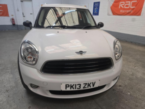 2013 MINI Countryman 1.6 One D Euro 5 (s/s) 5dr in White — image 3
