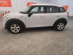 2013 MINI Countryman 1.6 One D Euro 5 (s/s) 5dr in White — image 5