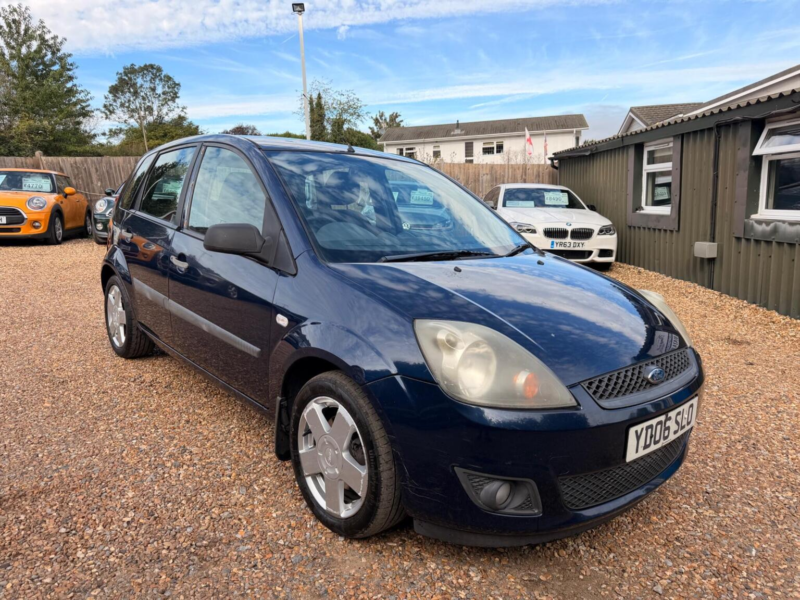 2006 Ford Fiesta 1.4 Zetec Climate 5dr in Blue — image 1