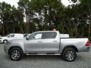 2017 Toyota Hilux 2.4 D-4d Invincible Pickup Double Cab 4dr Diesel Auto 4WD Euro 6 (tss, 3.5t) (150 Ps) in Silver — image 6