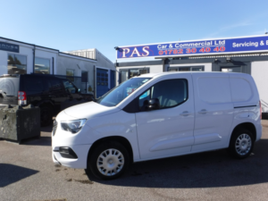 2023 Vauxhall Combo 1.5 Turbo D 2300 Pro in White — image 2
