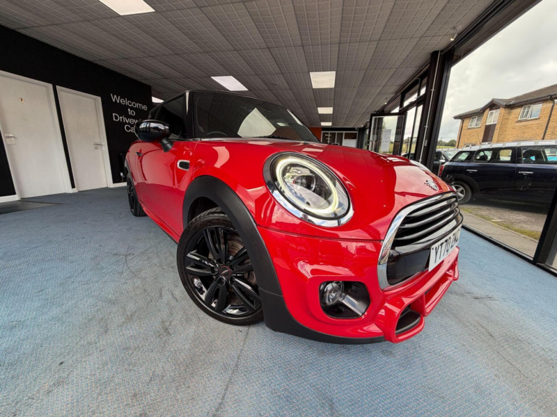 2020 MINI Hatch 1.5 Cooper Sport Euro 6 (s/s) 3dr in Red — image 1