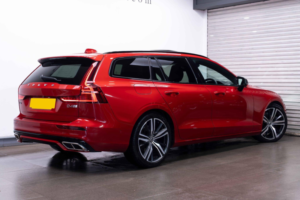 2019 Volvo V60 2.0 D4 R-Design Auto Euro 6 (s/s) 5dr in Red — image 3
