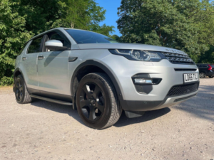 2016 Land Rover Discovery Sport 2.0 Td4 Hse 4WD Euro 6 (s/s) 5dr (5 Seat) in Silver — image 2