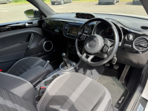 2013 Volkswagen Beetle 2.0 Tdi Sport in White — image 3