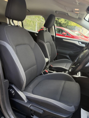 2018 Ford Focus 1.5 Ecoblue Zetec in Black — image 3