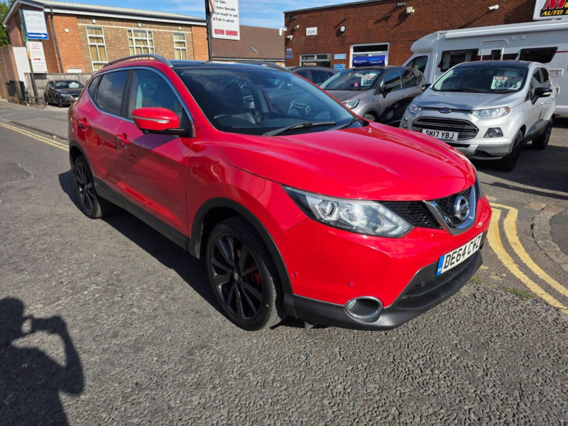 2014 Nissan Qashqai 1.2 Dig-T Tekna 2WD Euro 5 (s/s) 5dr in Red — image 1