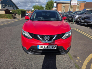 2014 Nissan Qashqai 1.2 Dig-T Tekna 2WD Euro 5 (s/s) 5dr in Red — image 2