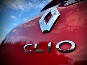 2016 Renault Clio 0.9 Tce Dynamique S Nav Euro 6 (s/s) 5dr in Red — image 3