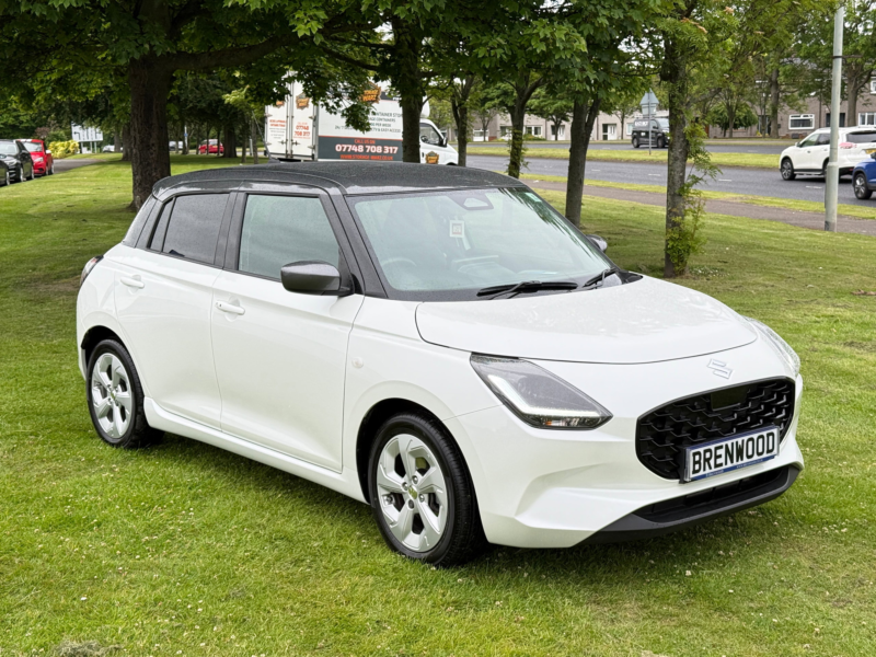 2025 Suzuki Swift 1.2 Mhev Motion Hatchback 5dr Petrol Hybrid CVT Euro 6 (s/s) (82 Ps) in White — image 1