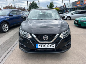 2019 Nissan Qashqai 1.3 Dig-T Acenta Premium Euro 6 (s/s) 5dr in Black — image 3