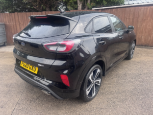 2020 Ford Puma 1.0 T Ecoboost Mhev St-Line X First Edition Plus in Black — image 6