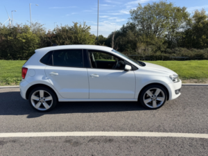 2013 Volkswagen Polo 1.2 Tsi Sel in White — image 5