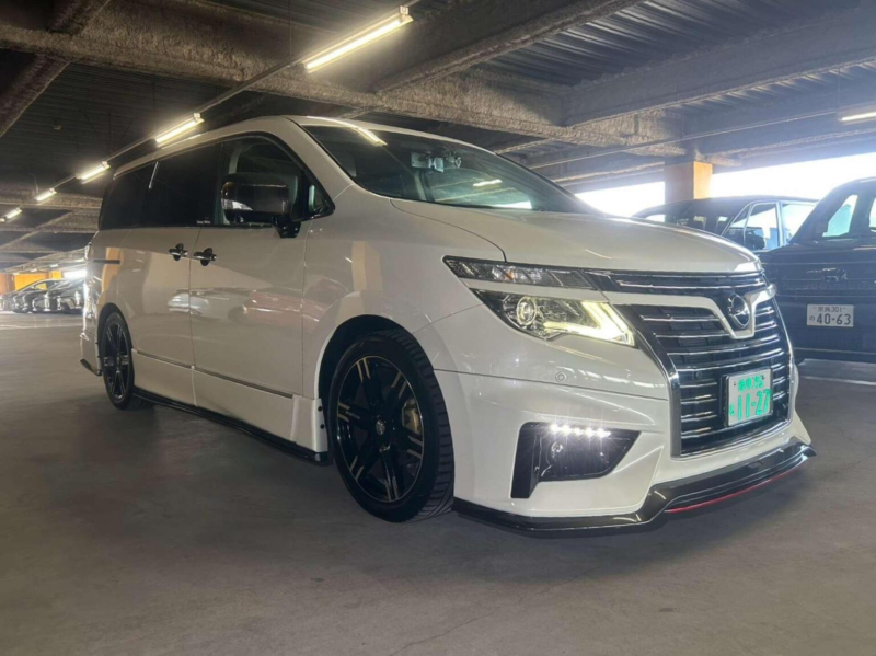 2017 Nissan Elgrand 3.5 V6 4WD Highway Star Premium *nismo* 5dr 7 Seats in White — image 1