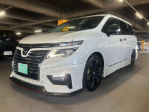 2017 Nissan Elgrand 3.5 V6 4WD Highway Star Premium *nismo* 5dr 7 Seats in White — image 4