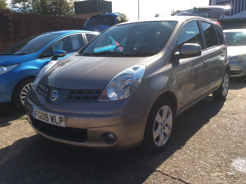 2008 Nissan Note 1.6 16v Tekna in Beige — image 1