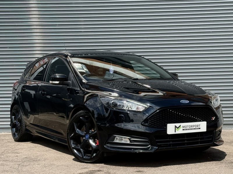 2016 Ford Focus 2.0 T Ecoboost St-3 in Black — image 1