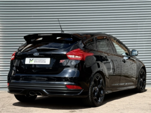2016 Ford Focus 2.0 T Ecoboost St-3 in Black — image 3
