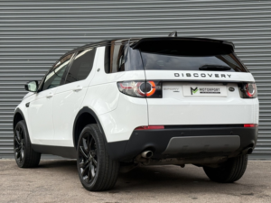 2018 Land Rover Discovery Sport 2.0 Td4 Hse Black in White — image 4