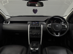 2018 Land Rover Discovery Sport 2.0 Td4 Hse Black in White — image 5