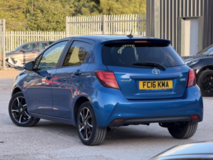 2016 Toyota Yaris 1.33 Dual Vvt-I Design Euro 6 5dr in Blue — image 3