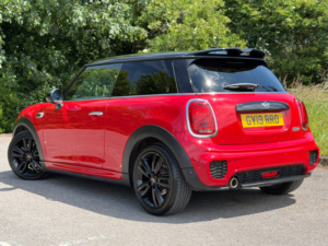 2019 MINI Hatch 1.5 Cooper Sport Hatchback 3dr Petrol Manual Euro 6 (s/s) (136 Ps) in Red — image 3