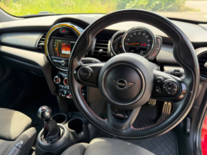 2019 MINI Hatch 1.5 Cooper Sport Hatchback 3dr Petrol Manual Euro 6 (s/s) (136 Ps) in Red — image 5