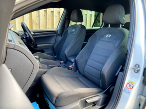 2017 Volkswagen Golf R 2.0 Tsi 310 DSG 5-Door 4motion - Fsh - Mk7.5 Model - 19inch Pretorias, Digital Dash - 54k - White in White — image 4
