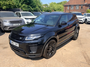 2017 Land Rover Range Rover Evoque Td4 Hse Dynamic in Black — image 3