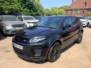 2017 Land Rover Range Rover Evoque Td4 Hse Dynamic in Black — image 4