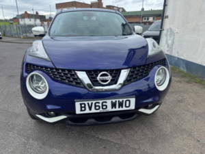 2016 Nissan Juke 1.6 Tekna Xtron Euro 6 5dr in Blue — image 4