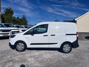 2021 Ford Transit Courier 1.0 Transit Courier Leader Van 1.0l Ecoboost 100ps Fwd 6 Speed Manual in White — image 5