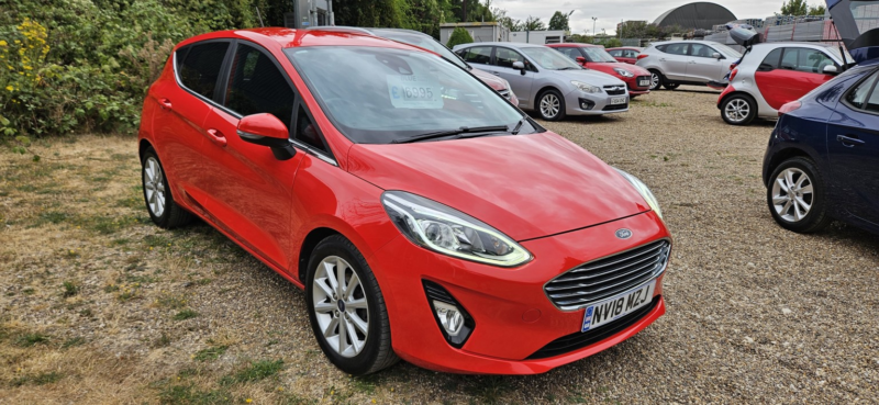 2018 Ford Fiesta 1.0 T Ecoboost Titanium in Red — image 1
