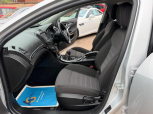 2016 Vauxhall Insignia 2.0 Cdti Sri Nav Euro 6 (s/s) 5dr in Silver — image 4