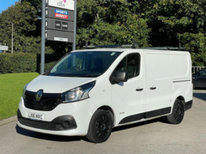 2016 Renault Trafic 1.6 Dci 27 Business+ Swb Standard Roof Euro 5 5dr in White — image 3
