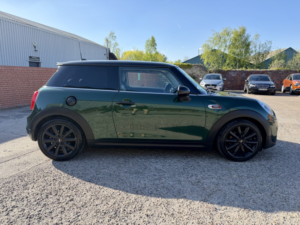 2014 MINI Hatch 2.0 Cooper Sd 3-Door Hatch in Green — image 5