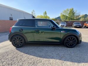 2014 MINI Hatch 2.0 Cooper Sd 3-Door Hatch in Green — image 6