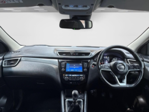 2017 Nissan Qashqai 1.5 Dci N-Connecta Euro 6 (s/s) 5dr in Black — image 4