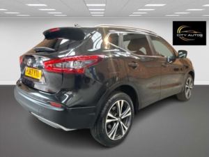 2017 Nissan Qashqai 1.5 Dci N-Connecta Euro 6 (s/s) 5dr in Black — image 6