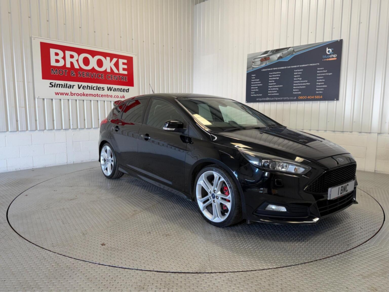 2015 Ford Focus 2.0t Ecoboost St-3 Euro 6 (s/s) 5dr in Black — image 1