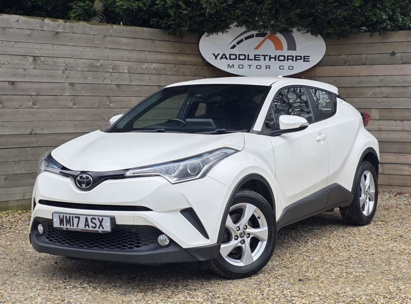 2017 Toyota C-Hr 1.2 Vvt-I Icon in White — image 1