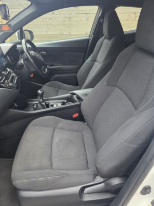2017 Toyota C-Hr 1.2 Vvt-I Icon in White — image 2